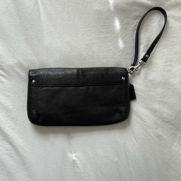 Vintage Coach Pleated Leather Wristlet - Picture 6 of 8